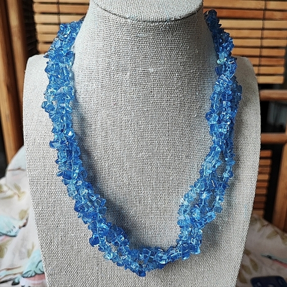 Azure Blue Transparent Tumbled Stone Twisted Necklace Euc Vintage Mermaid Core 29$